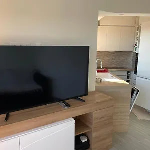 Appartement Appt T2 Refait A Neuf - Vue Dans Avec Piscine, Mandelieu